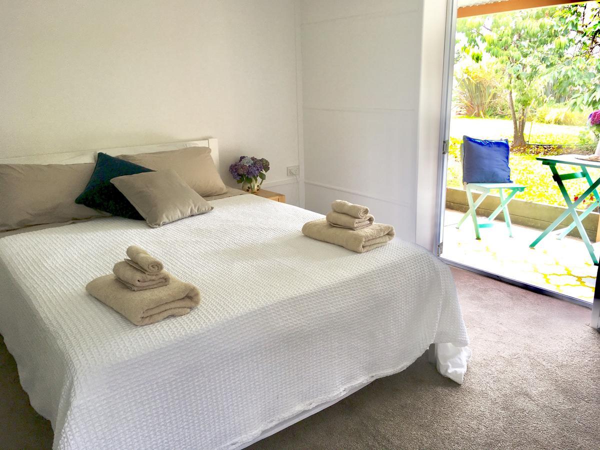 Oneroa Gardens Bed and Breakfast Buitenkant foto